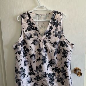 SHEIN Black and White Patterned Top - floral